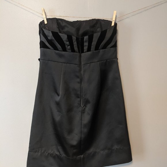 Phoebe Couture Black Velvet Cocktail Dress Size 8 - Picture 7 of 10